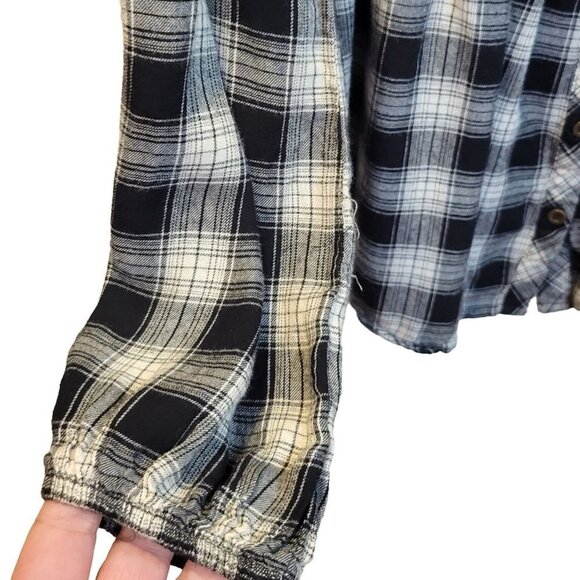 Knox Rose Sz M Black White Plaid LS Full Button Smocked Rayon Flannel Blouse - Picture 6 of 9